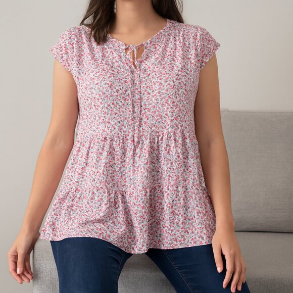 Anthropologie Tops - Jane + Delancey floral Large cap sleeve peplum blouse ruffle bottom